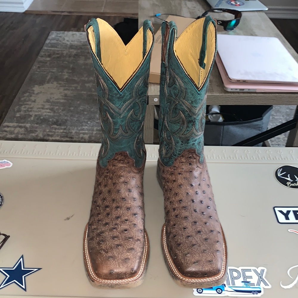 Brand New Cavender’s Boots